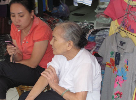 Central Vietnam is hot, Hanoi is scattered images 1