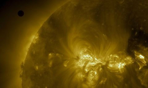 Picture 7 of Century astronomical banquet: Venus passes through the Sun.