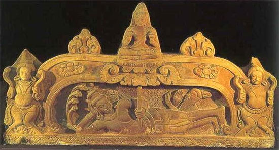 Picture 1 of Cham treasures to America on display