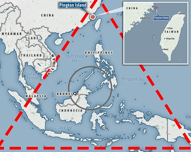 Picture 1 of China built an 11km railway bridge on the Asian Bermuda Triangle.