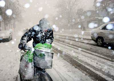 Picture 5 of China closed airports for snow storms