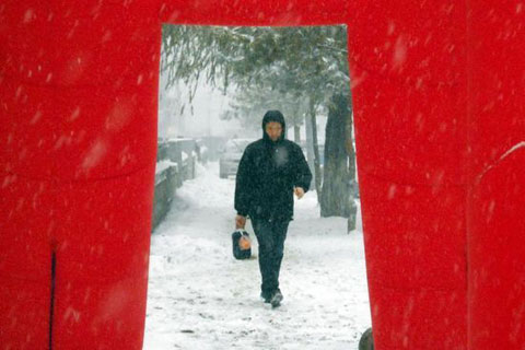 Picture 8 of China fights snowstorms