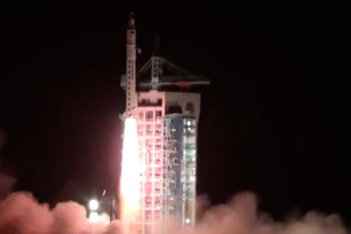 Picture 3 of China launched satellite research into reproduction in the universe