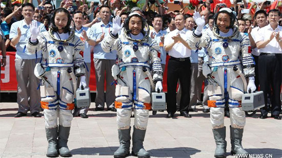 Picture 1 of China launched the Shenzhou spacecraft 10