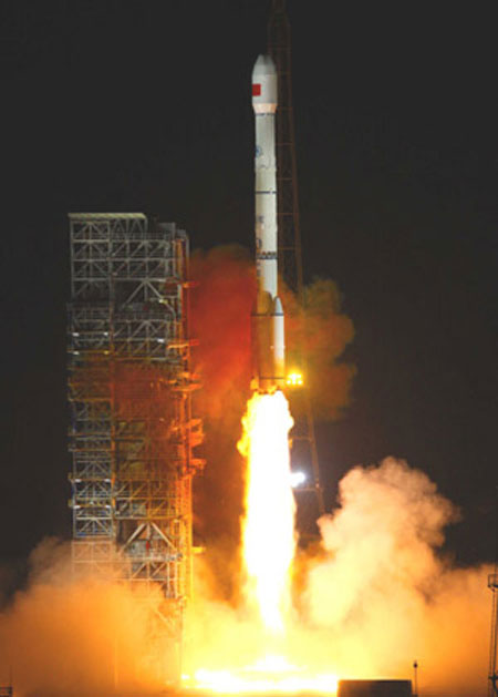 Picture 1 of China launches the Lunar Explorer spacecraft