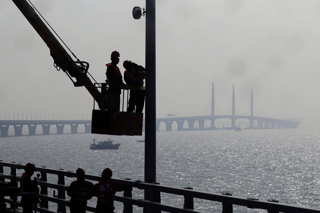 China opens the world's longest seaport bridge, connecting Hong Kong and Macau images 13