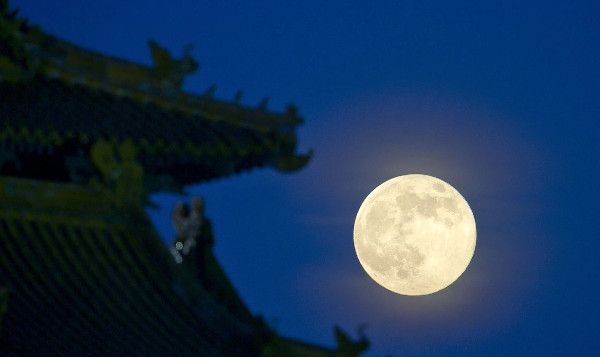 Picture 1 of China plans to explore the Moon's dark zone