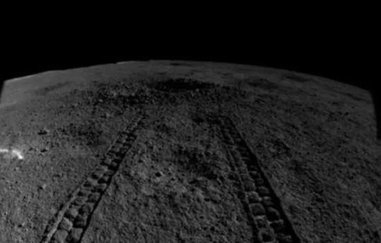 Picture 2 of China's self-propelled robot spotted strange minerals on the moon