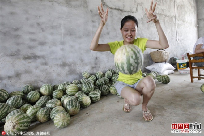 Picture 7 of Chinese watermelon bounces like rubber balls when thrown