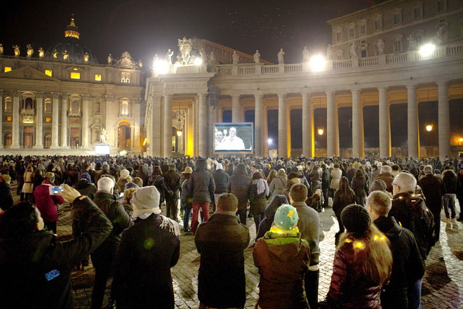 Picture 13 of Christmas atmosphere is bustling in the world