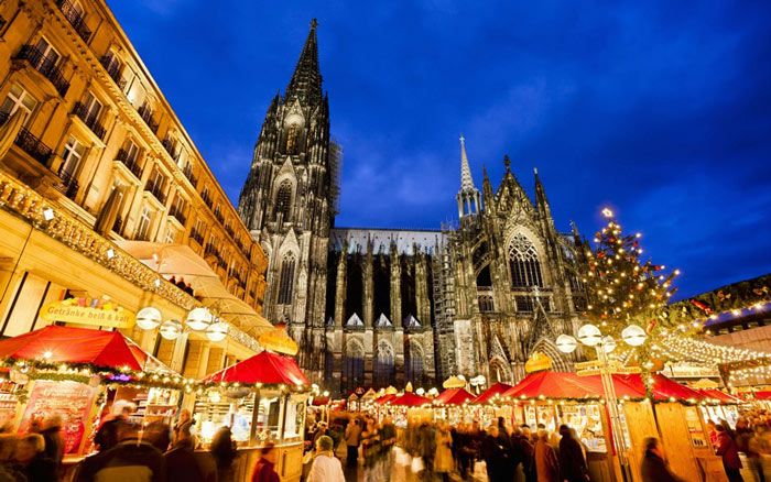 Picture 9 of Christmas atmosphere is bustling in the world