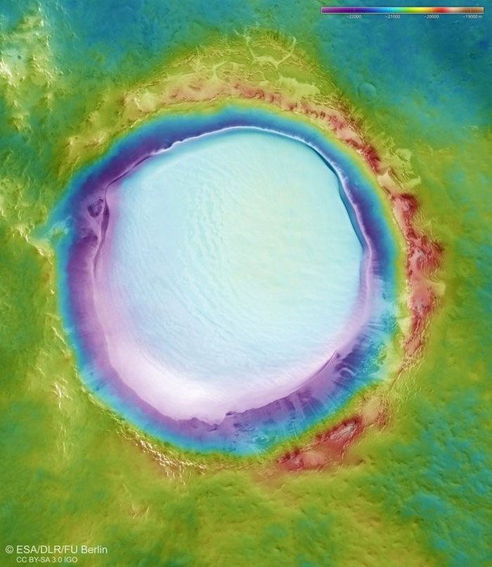 Picture 2 of Christmas on Mars: ESA publishes beautiful pictures of snow and ice on Red Planet