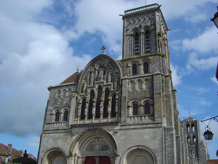 Picture 13 of Church, hill in Vezelay - France