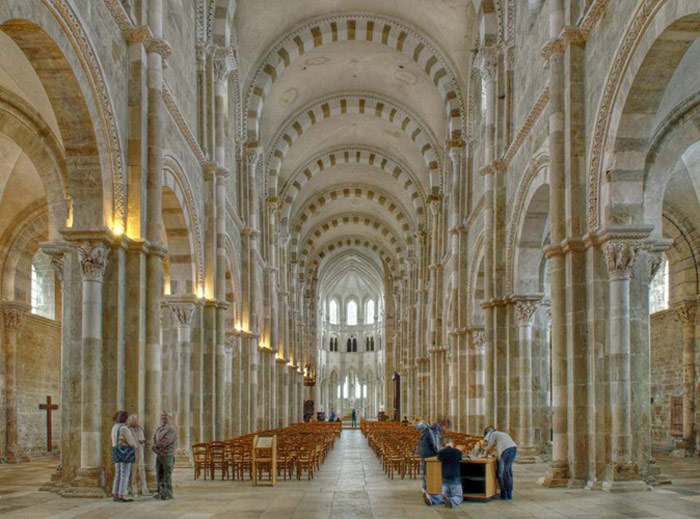 Picture 5 of Church, hill in Vezelay - France
