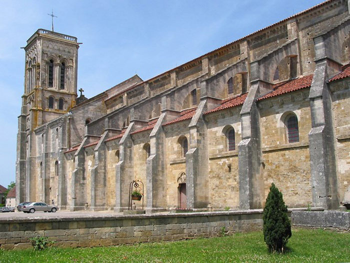 Picture 6 of Church, hill in Vezelay - France
