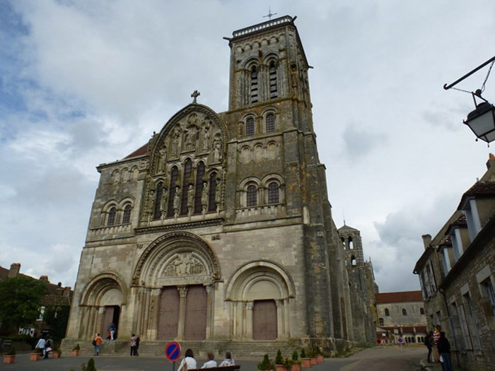 Picture 7 of Church, hill in Vezelay - France