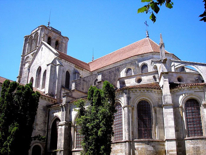 Picture 8 of Church, hill in Vezelay - France