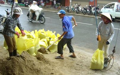 Cimaron storm toward Da Nang - Quang Ngai images 3