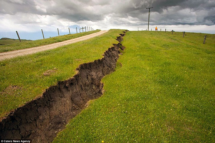 Picture 6 of 'City wall' appeared after the earthquake in New Zealand