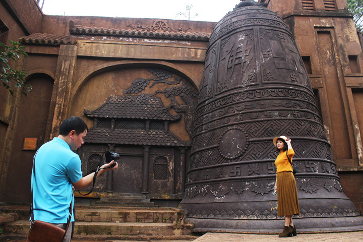 Picture 13 of Clay tunnel with spectacular sculptures in Da Lat