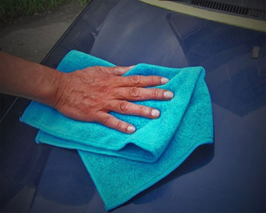 Picture 1 of Cleaners addicted to polishing cars for others