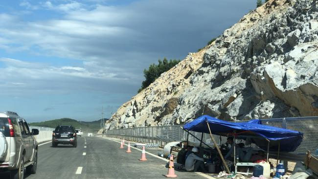 Picture 6 of Close to Da Nang - Quang Ngai highway 34.5 trillion before September 2 traffic