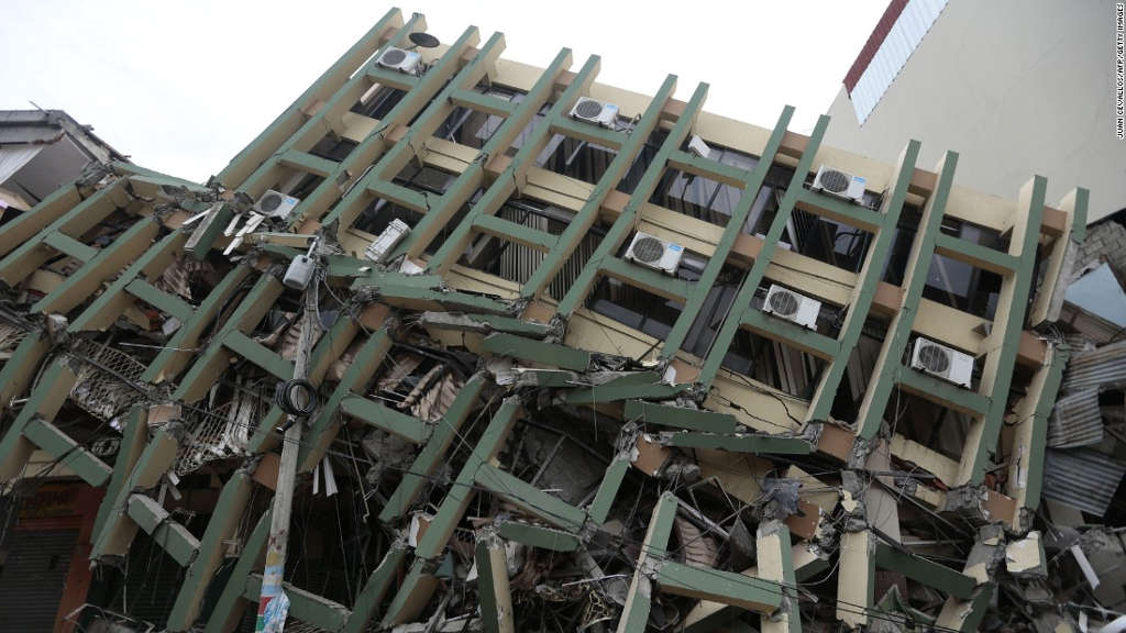 Close to the horrific earthquake in Ecuador that killed 246 people images 5
