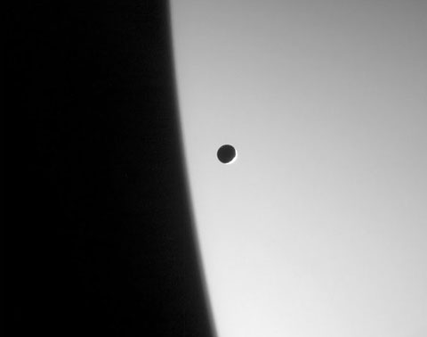 Picture 3 of Close up of Saturn and satellites