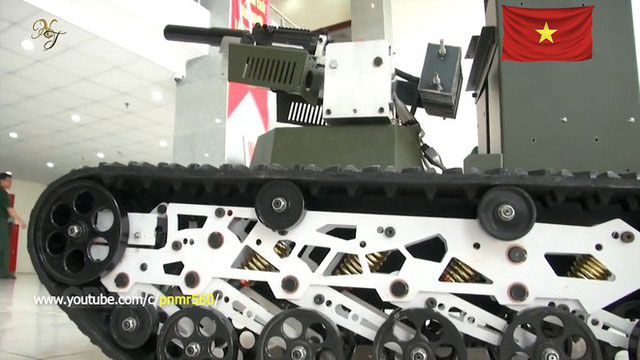 Picture 5 of Close up of self-propelled fighting robots