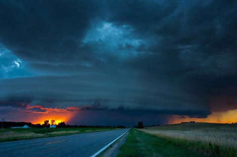Picture 5 of Close up of 'shocking' storms