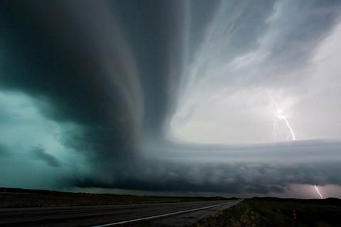 Picture 6 of Close up of 'shocking' storms
