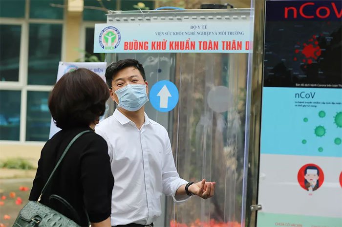 Picture 11 of Close up of the first mobile body disinfection chamber manufactured by Vietnam