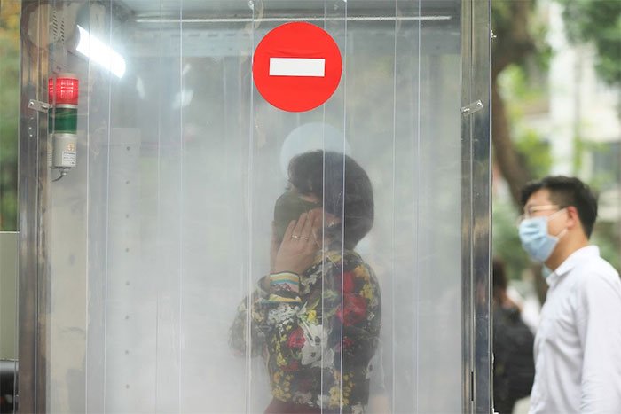 Picture 12 of Close up of the first mobile body disinfection chamber manufactured by Vietnam