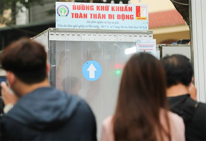Picture 13 of Close up of the first mobile body disinfection chamber manufactured by Vietnam