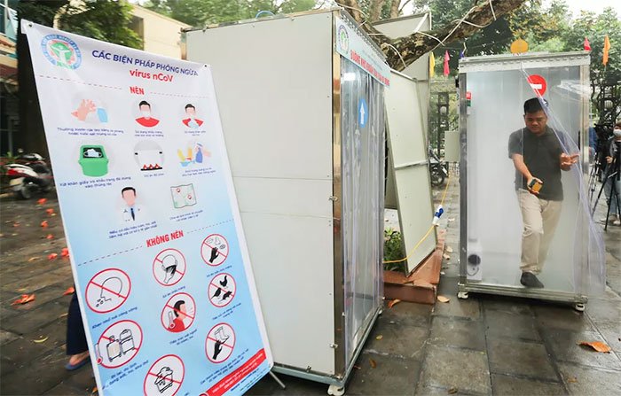 Picture 5 of Close up of the first mobile body disinfection chamber manufactured by Vietnam