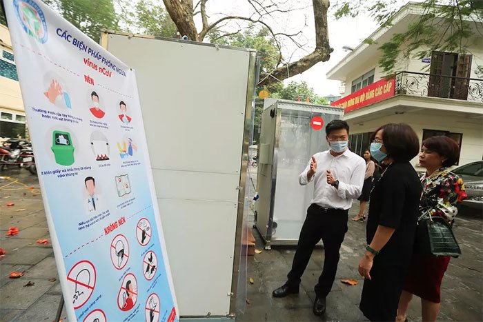 Picture 9 of Close up of the first mobile body disinfection chamber manufactured by Vietnam