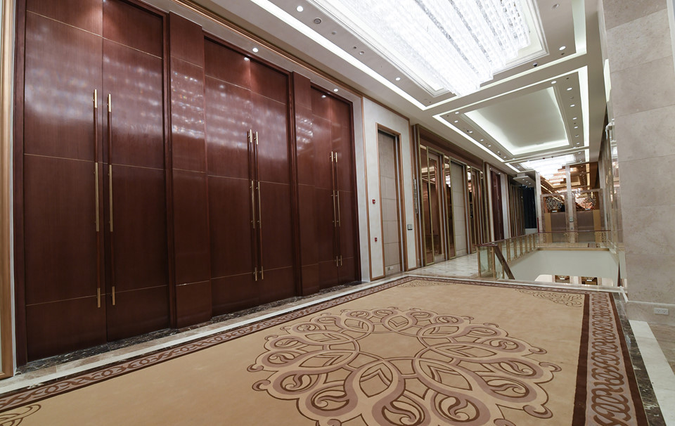 Picture 11 of Close up to where the APEC party is as gorgeous as the palace