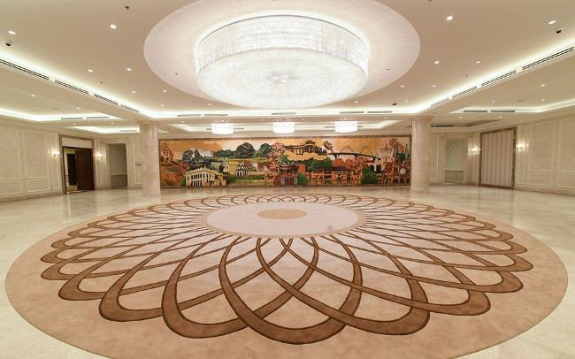 Picture 4 of Close up to where the APEC party is as gorgeous as the palace