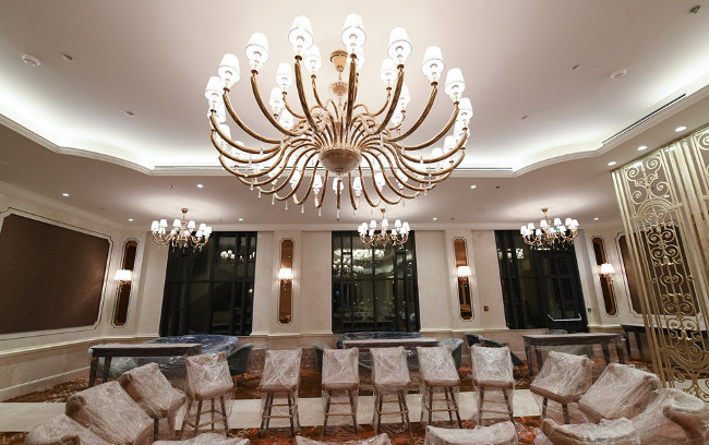 Picture 8 of Close up to where the APEC party is as gorgeous as the palace