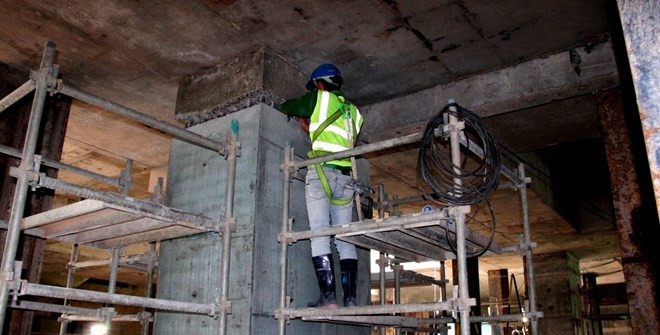 Picture 15 of Close-up Metro underground station: Huge underground site