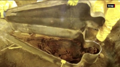 Picture 2 of Close-up of the 350-year-old excavation process