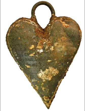 Picture 6 of Close-up of the 350-year-old excavation process