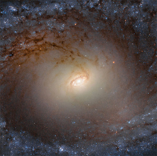 Close-up shot of the galaxy 85 million light-years away images 1