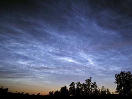 Picture 1 of Clouds glow in the night