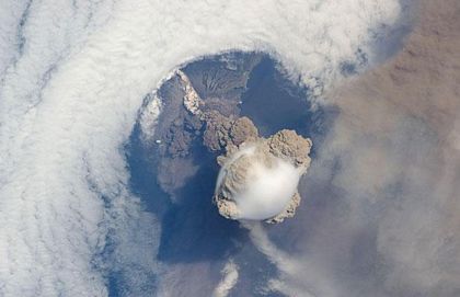 Picture 11 of Clouds of strange shapes