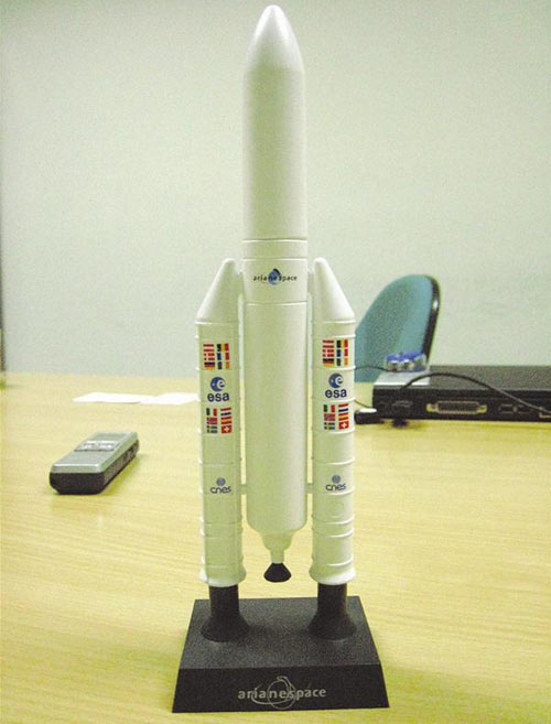 Picture 1 of Complete preparation for Vinasat - 1 to leave the launch pad