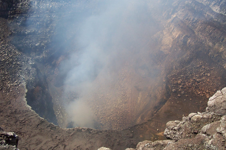 Picture 1 of Connect Nicaragua volcano with the Internet to forecast eruption risks