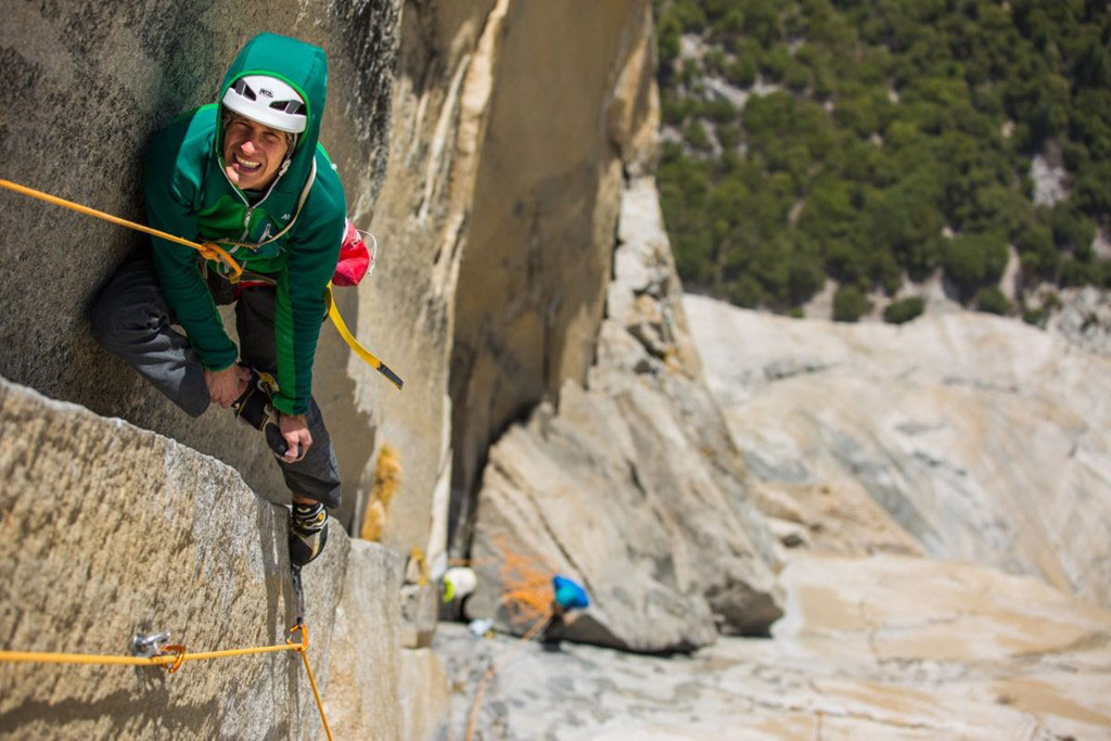 Picture 7 of Conquer the cliff 900 m high with bare hands and rope