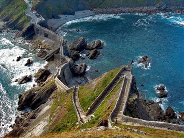 Picture 3 of Conquer the world famous 'stairs to heaven'