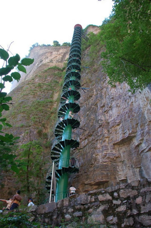 Picture 4 of Conquer the world famous 'stairs to heaven'